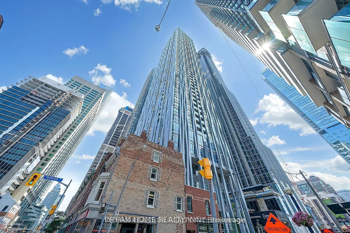 Building Photo - 1 Yorkville Ave #3003