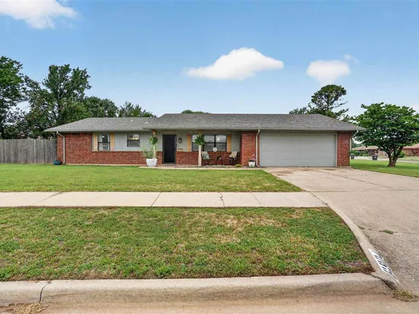 6904 NW Ferris Pl, Lawton, OK 73505