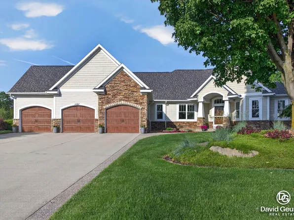 3567 Elk Ct, Zeeland, MI 49464
