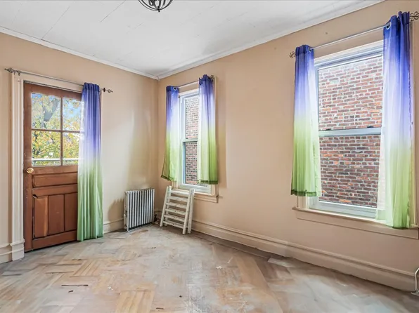 938 Troy Avenue image 20 of 24