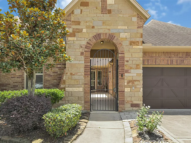 28639 Rolling Ridge Dr — Photo 2