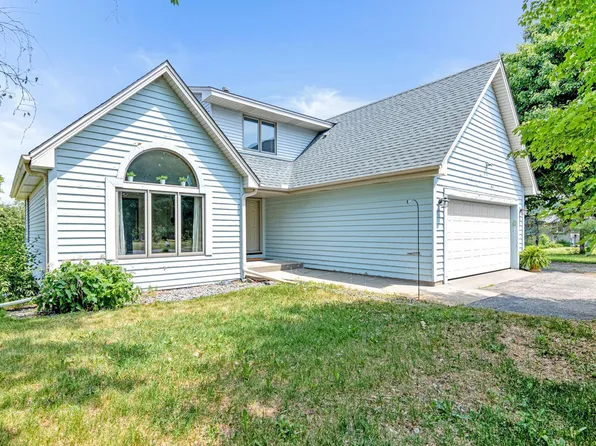 1513 145th Ln NE, Ham Lake, MN 55304