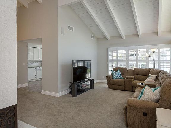 4th image of 1052 S Barrow Ct