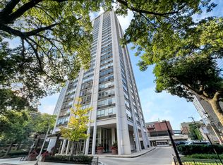 70 W Burton Pl APT 301F, Chicago, IL 60610