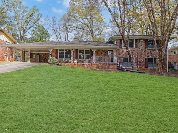 2476 Burnt Leaf Ln, Decatur, GA 30033