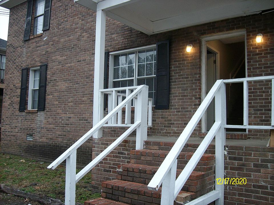 The apartment has been freshly painted, new carpet installed and new cordless mini blinds.