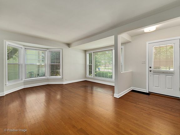 3rd image of 125 Iroquois Dr