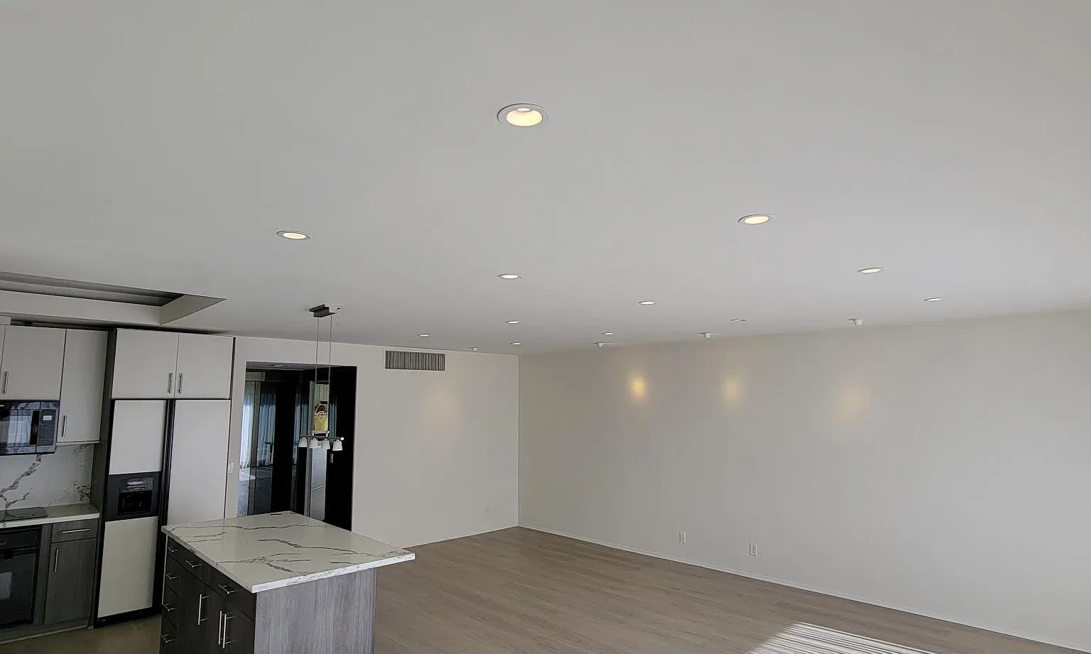 1 bed, 1.5 bath, 1100 sqft, $4,500 — Photo 4