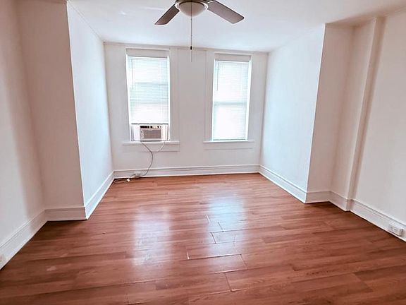 3rd image of 735 N Lakewood Ave
