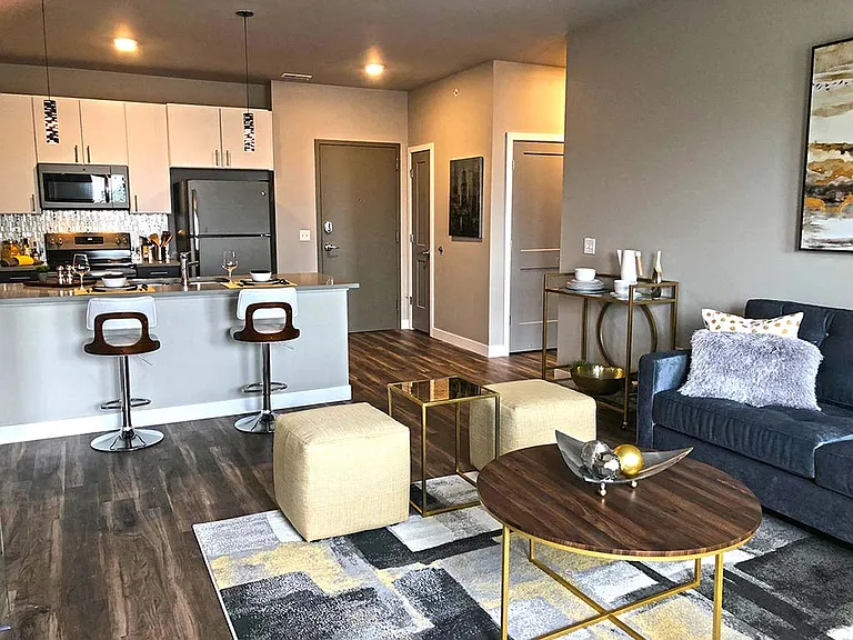 1400 Russell Apartments — Photo 14