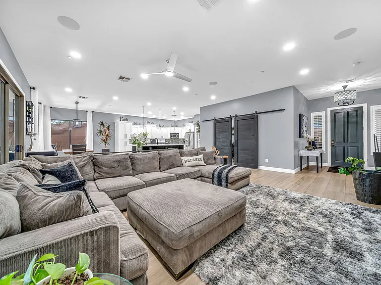 41719 N Rolling Green Way — Photo 4