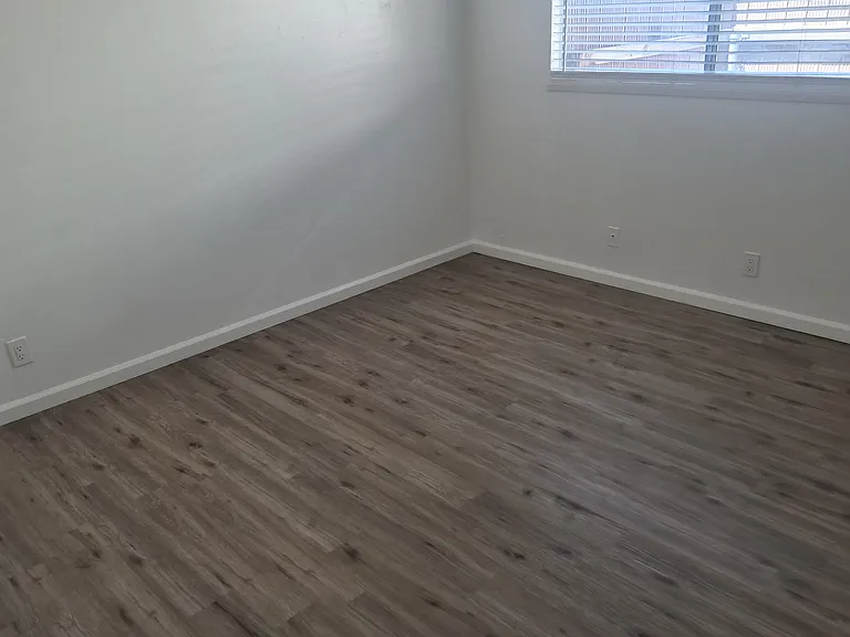 721 N E St #C — Photo 13