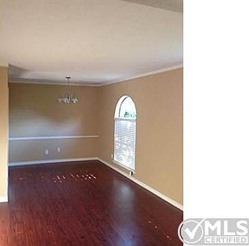 3rd image of 3714 Pinoak Dr