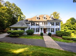 18 Greeley Ct, Mount Kisco, NY 10549