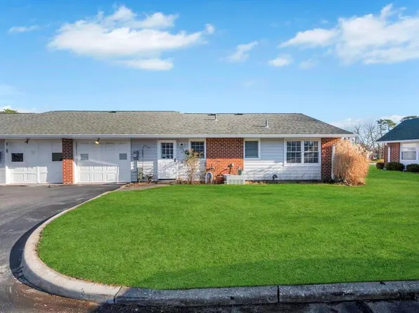 156 Falmouth Court #A, Ridge, NY 11961
