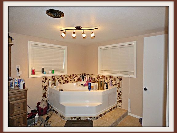 5th image of 1541 Dover Ln