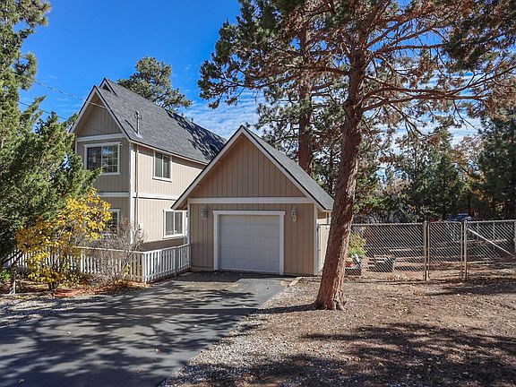 3rd image of 713 Highland Ln