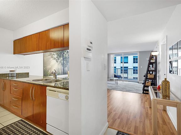 4th image of 1200 Brickell Bay Dr APT 2306