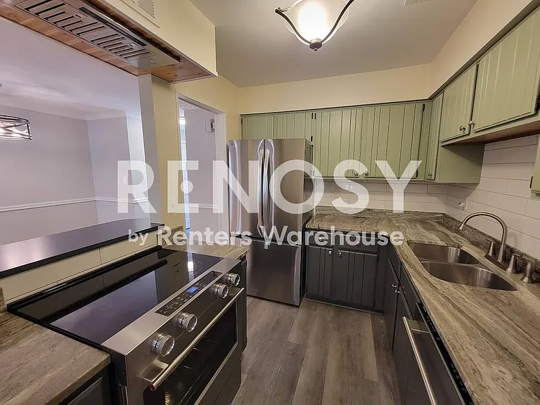 914 Wildwood Square Ct — Photo 11