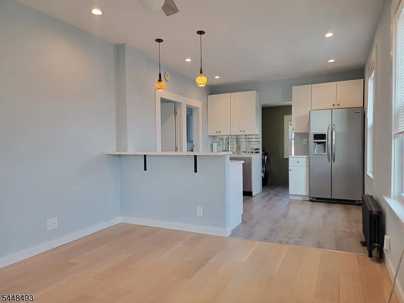 3 bed, 1.0 bath, $2,500 — Photo 2