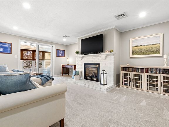 5th image of 167 Village Post Rd #167