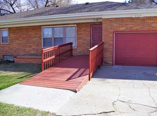 409 Riverwood Dr, Bismarck, ND 58504