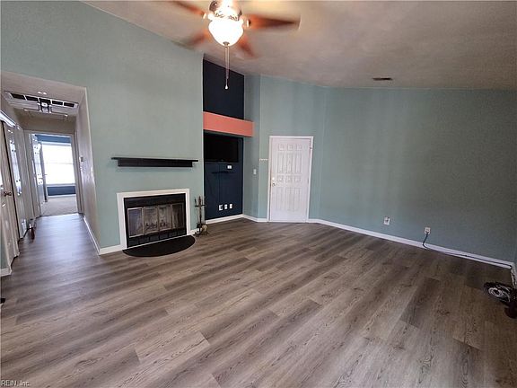 2nd image of 601 Bridge Xing APT D