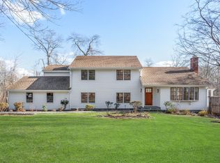 7 Cross Brook Ln, Westport, CT 06880