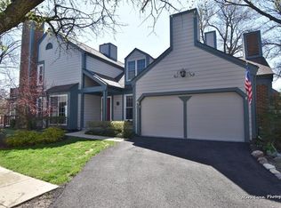 83 Whittington Crse, St Charles, IL 60174