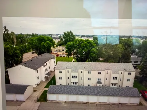 1652 8th St N APT 1, Wahpeton, ND 58075