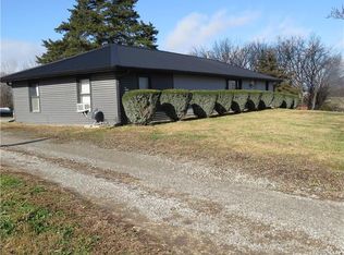 8019 NW Sale Barn Rd, Cameron, MO 64429