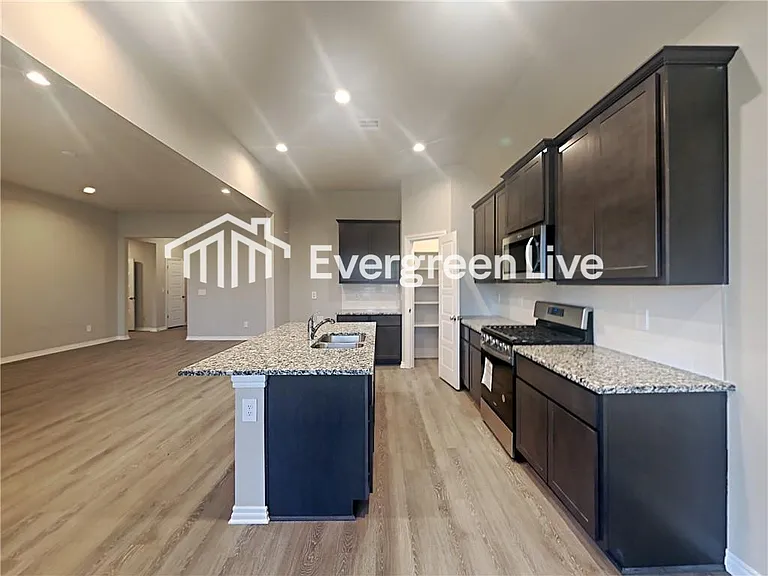 10617 SW 20th St — Photo 3