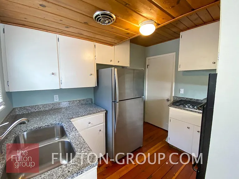 906 Maybelle St NE — Photo 9