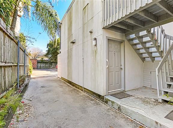 2nd image of 1422 Dauphine St APT 7