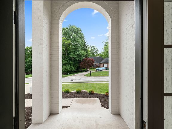 4th image of 8956 Admirals Bay Dr