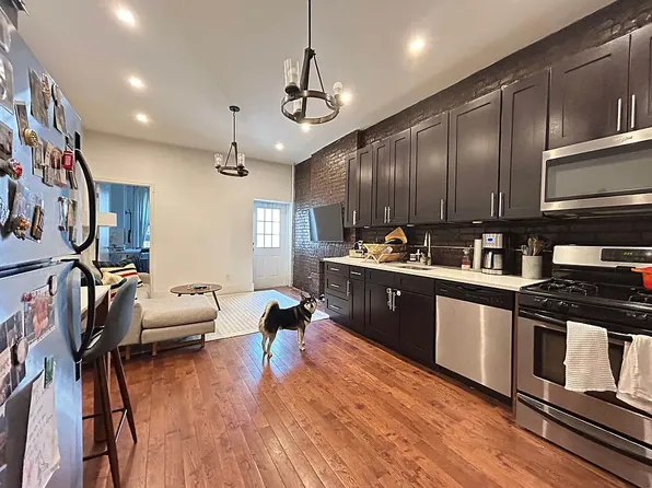 166 Rogers Avenue image 1 of 11