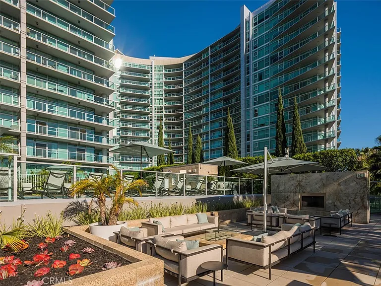 13650 Marina Pointe Dr #1605 — Photo 24