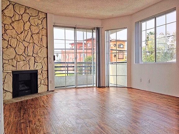 2nd image of 4320 S Centinela Ave APT 305
