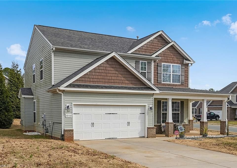 1st image of 1010 Wisteria Dr