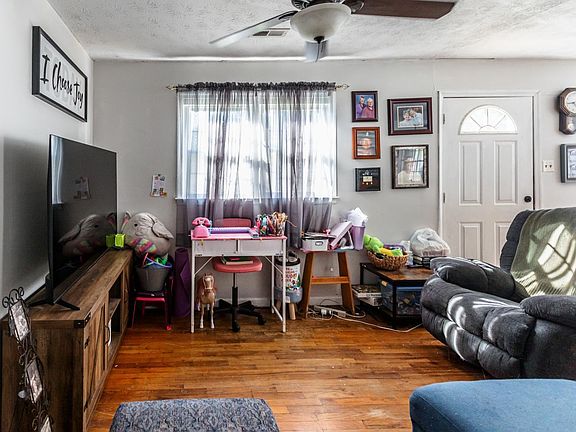 5th image of 186 Lombardy St