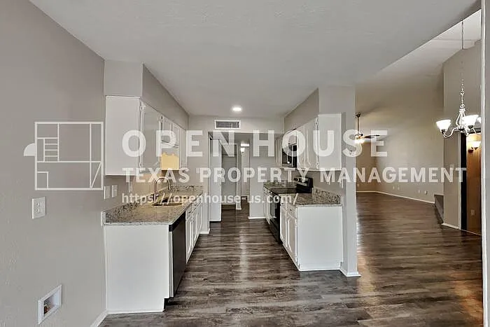 1309 Crestview Dr — Photo 6