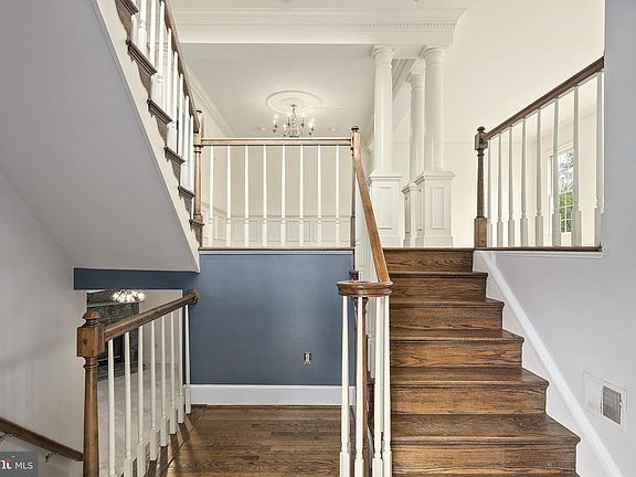 4th image of 10437 Breckinridge Ln