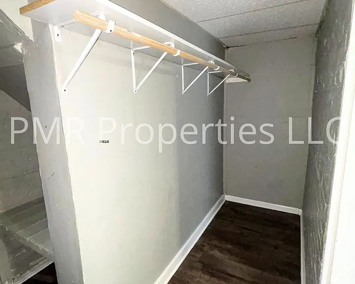 402 S 15th St — Photo 8