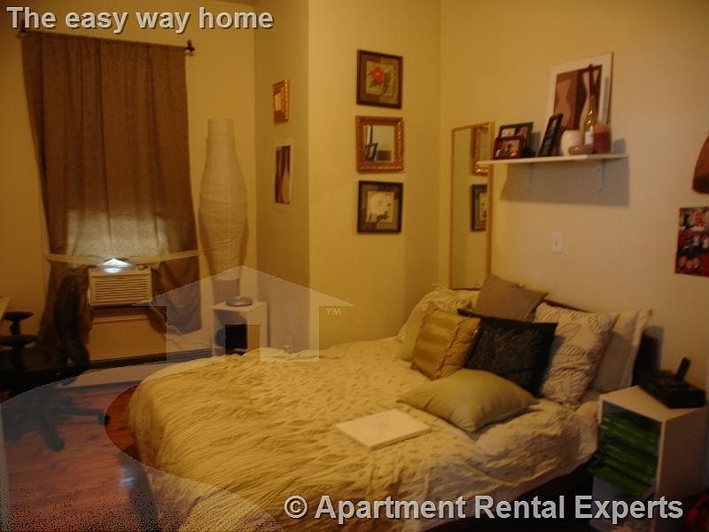 2nd image of 92 Webster Ave #1E