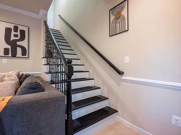 3rd image of 1433 Howard Rd SE