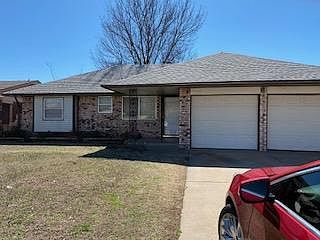 Front of home at 1028 W Main.