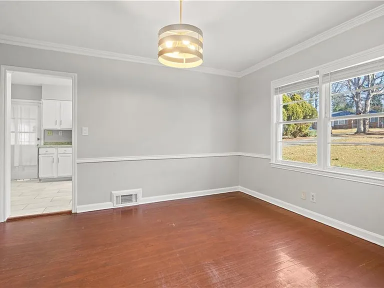 1415 Pollard Dr SW — Photo 8