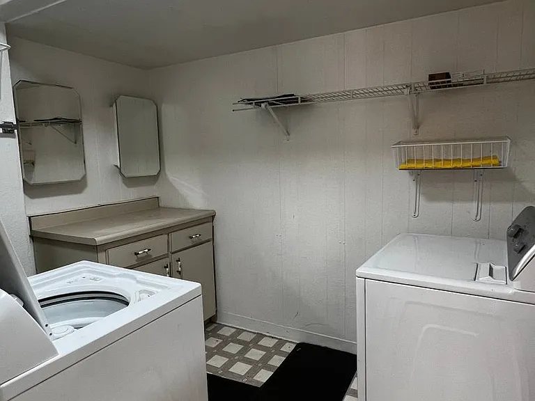 515 Nancy Cir — Photo 16