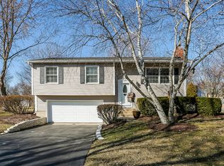 930 Cordova Ct, Wheaton, IL 60189