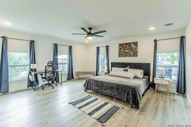 5 bed, 3.0 bath, 1845 sqft, $2,695 — Photo 2